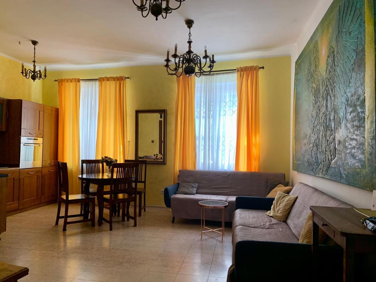 Beautiful And Charming Apartment In The Heart Of The Old Town Varşova Dış mekan fotoğraf